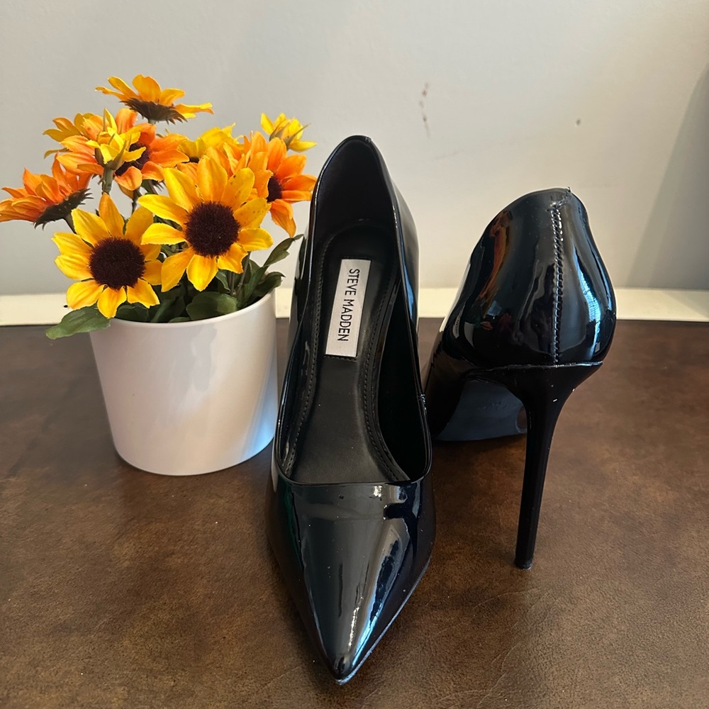 Steve Madden Glossy Black Heels